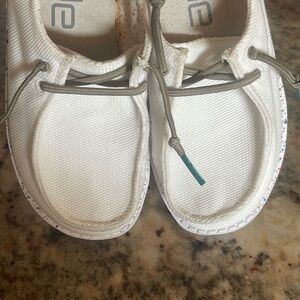 Hey Dude Youth Friendly size 12-13 US white with glitter on back relax fit
